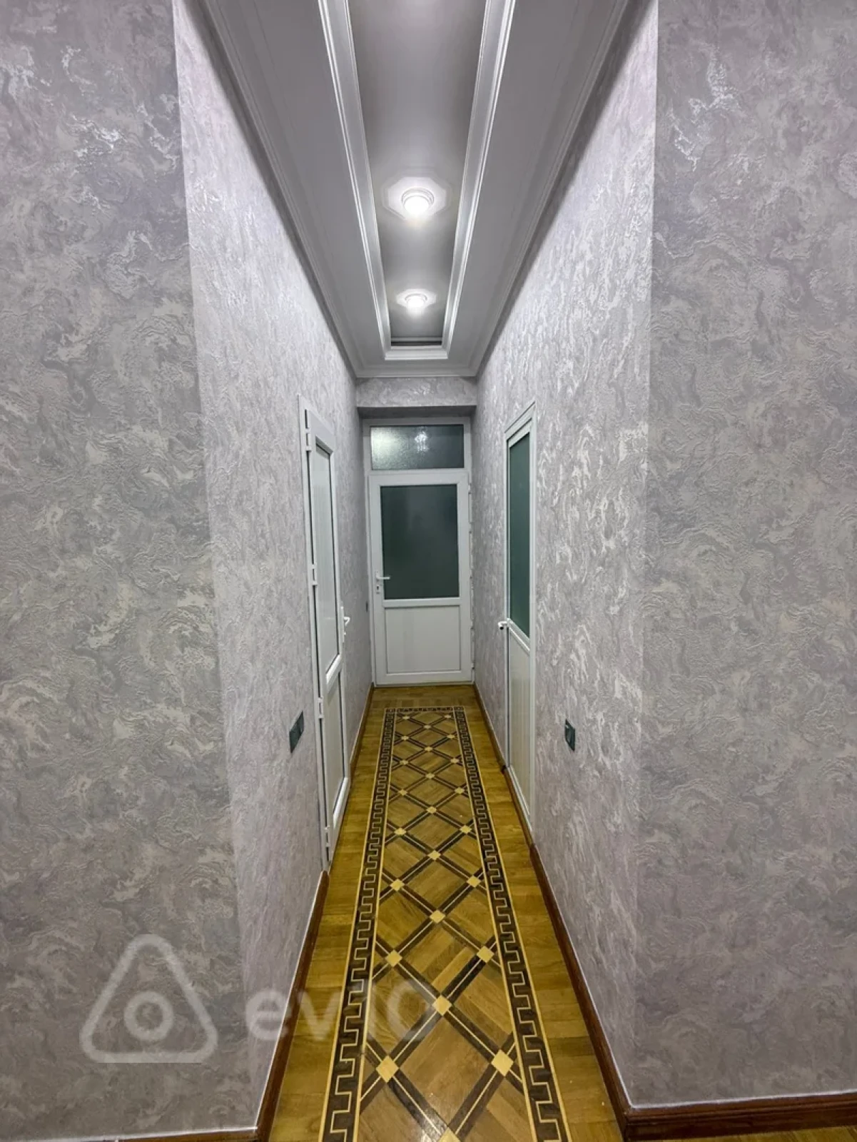 Kirayə verilir 4 otaqlı köhnə tikili 110 m²