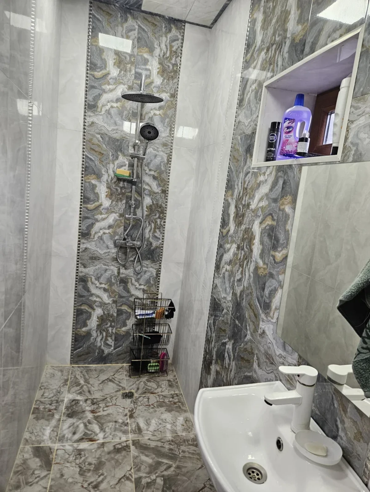 Satılır 4 otaqlı həyət evi 200 m²