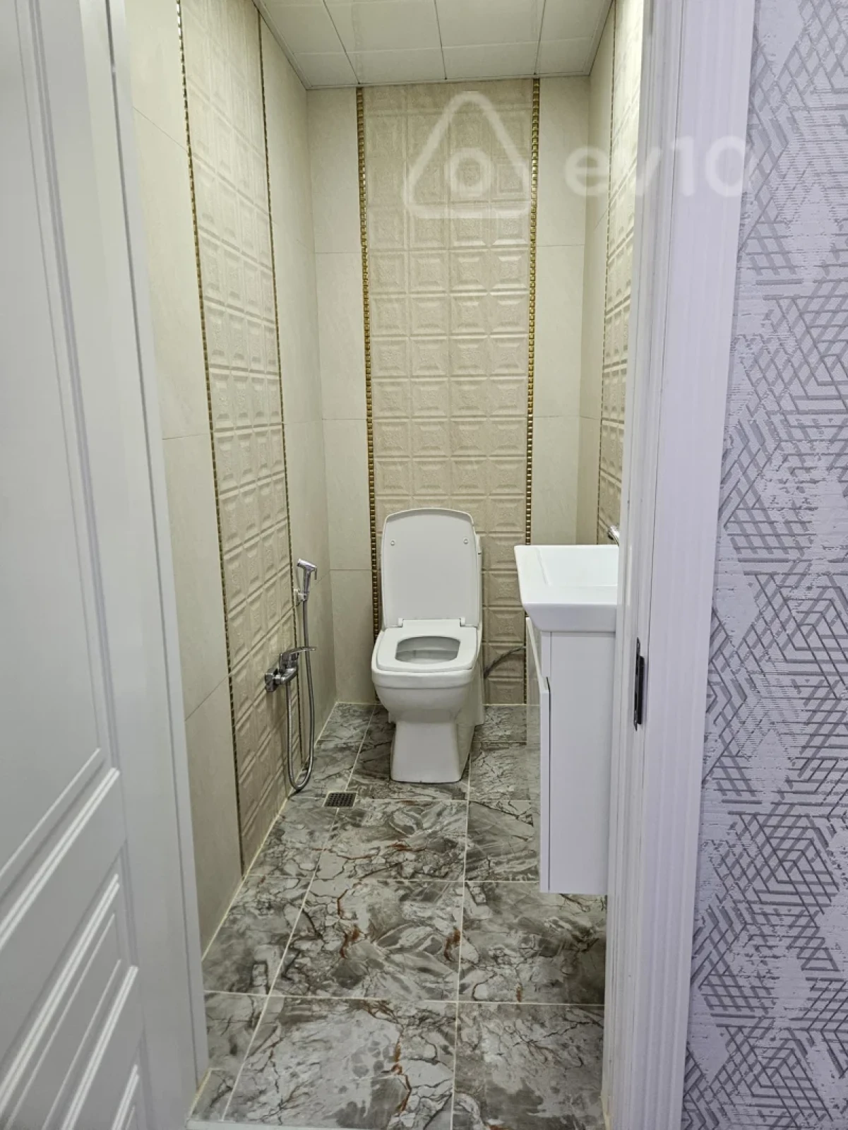 Satılır 4 otaqlı həyət evi 200 m²
