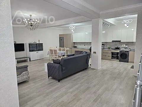 Satılır 4 otaqlı həyət evi 200 m²