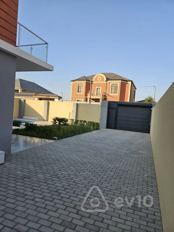 Satılır 4 otaqlı həyət evi 200 m²