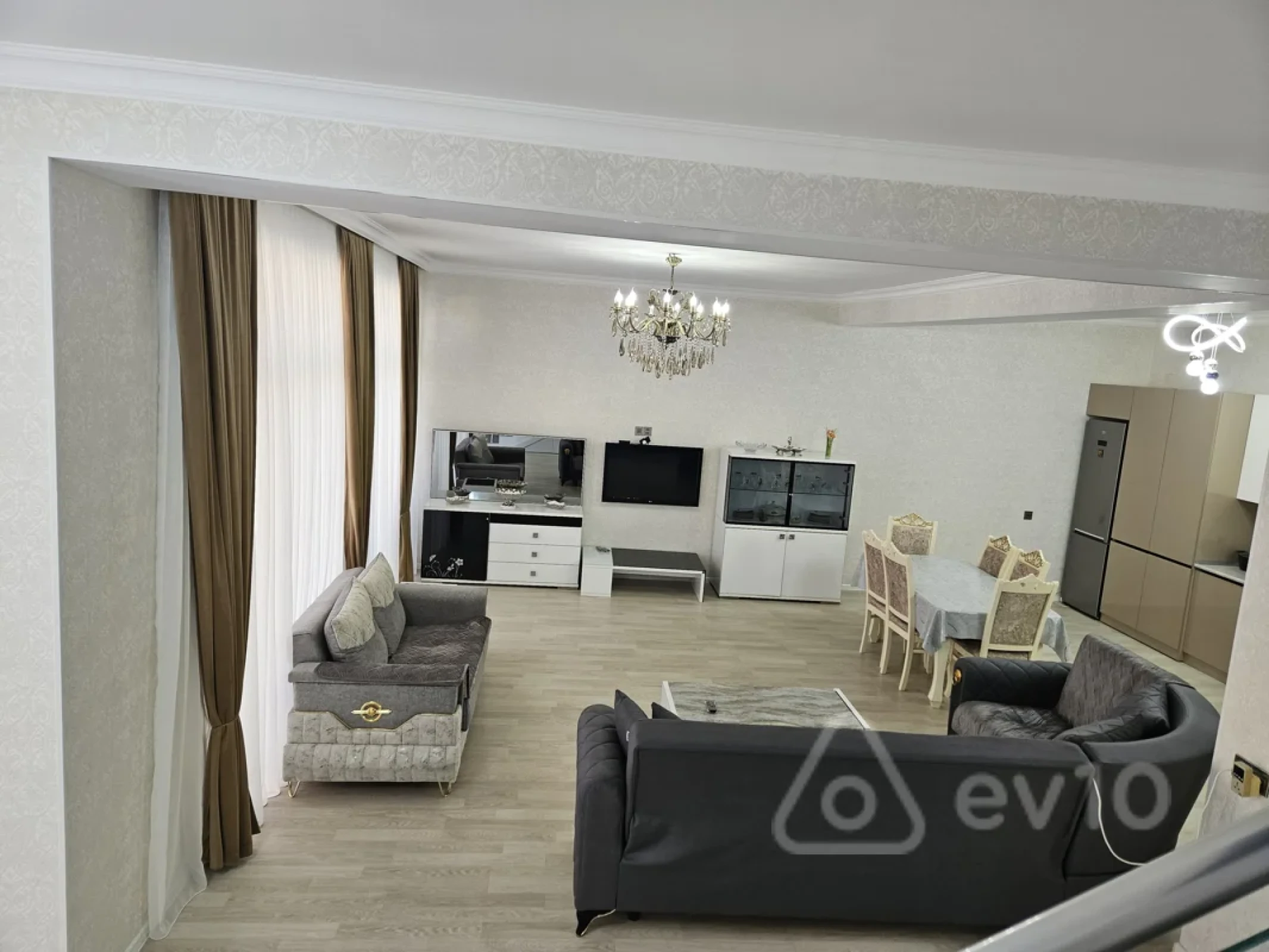 Satılır 4 otaqlı həyət evi 200 m²