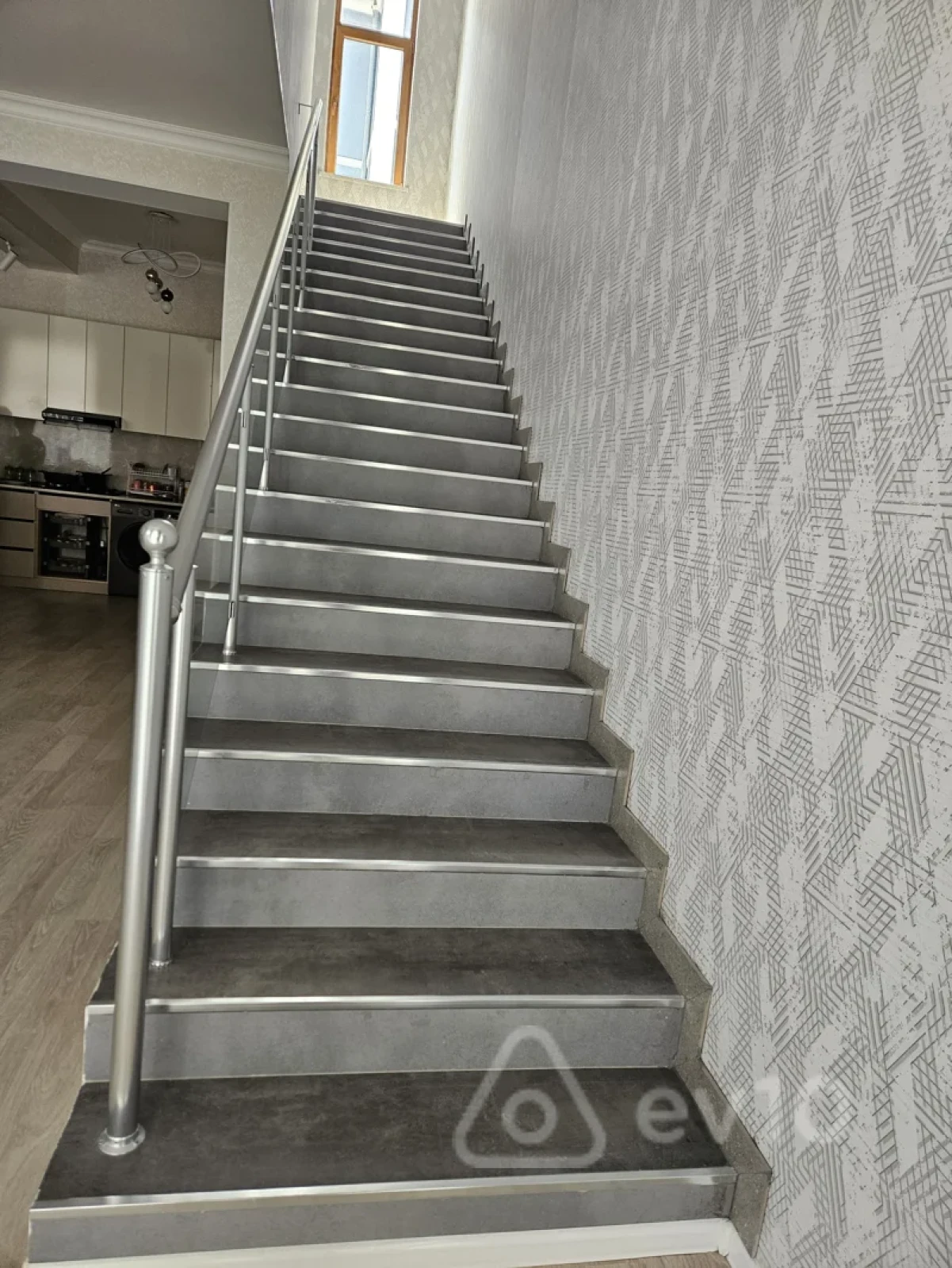 Satılır 4 otaqlı həyət evi 200 m²