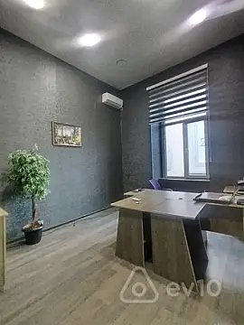 Kirayə verilir 5 otaqlı ofis 110 m²