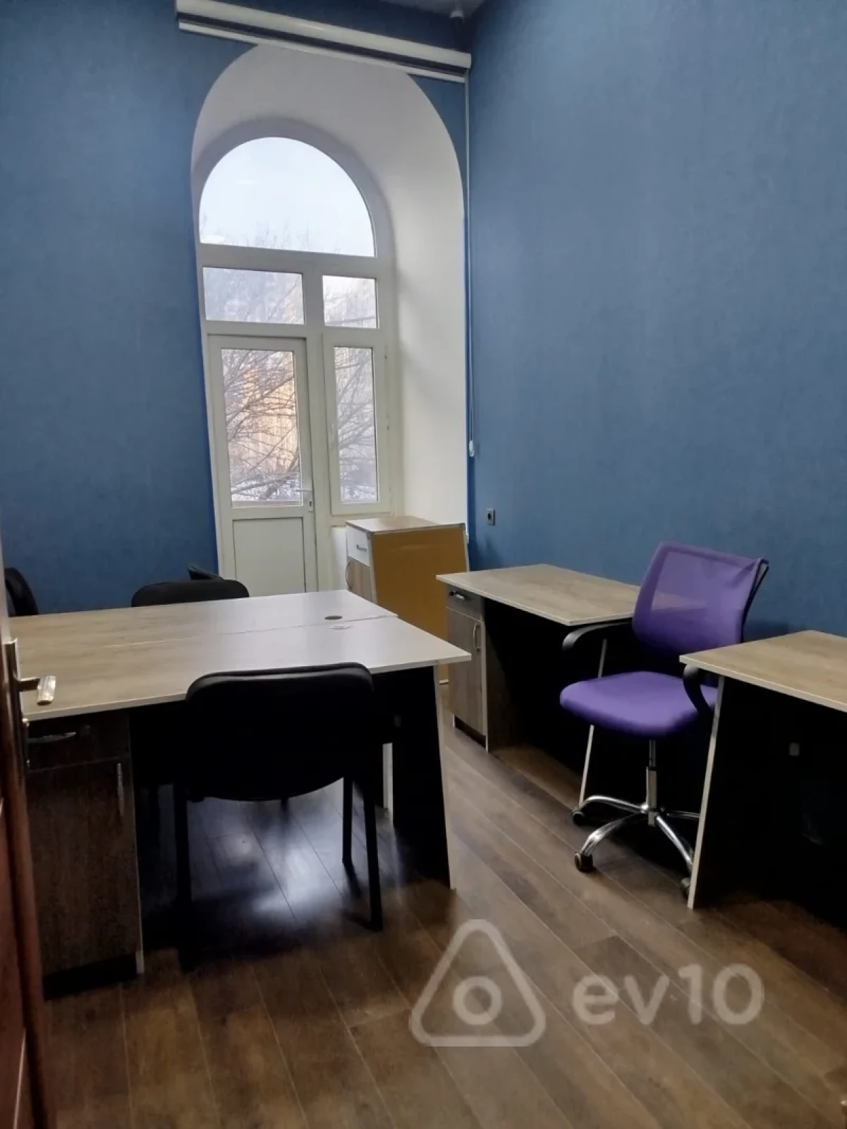 Kirayə verilir 5 otaqlı ofis 110 m²