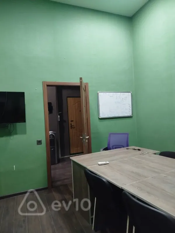 Kirayə verilir 5 otaqlı ofis 110 m²