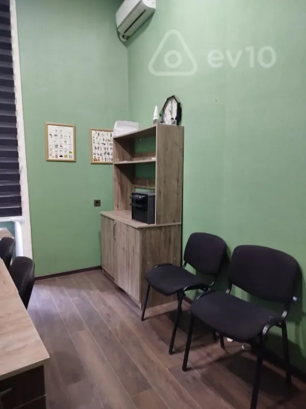 Kirayə verilir 5 otaqlı ofis 110 m²