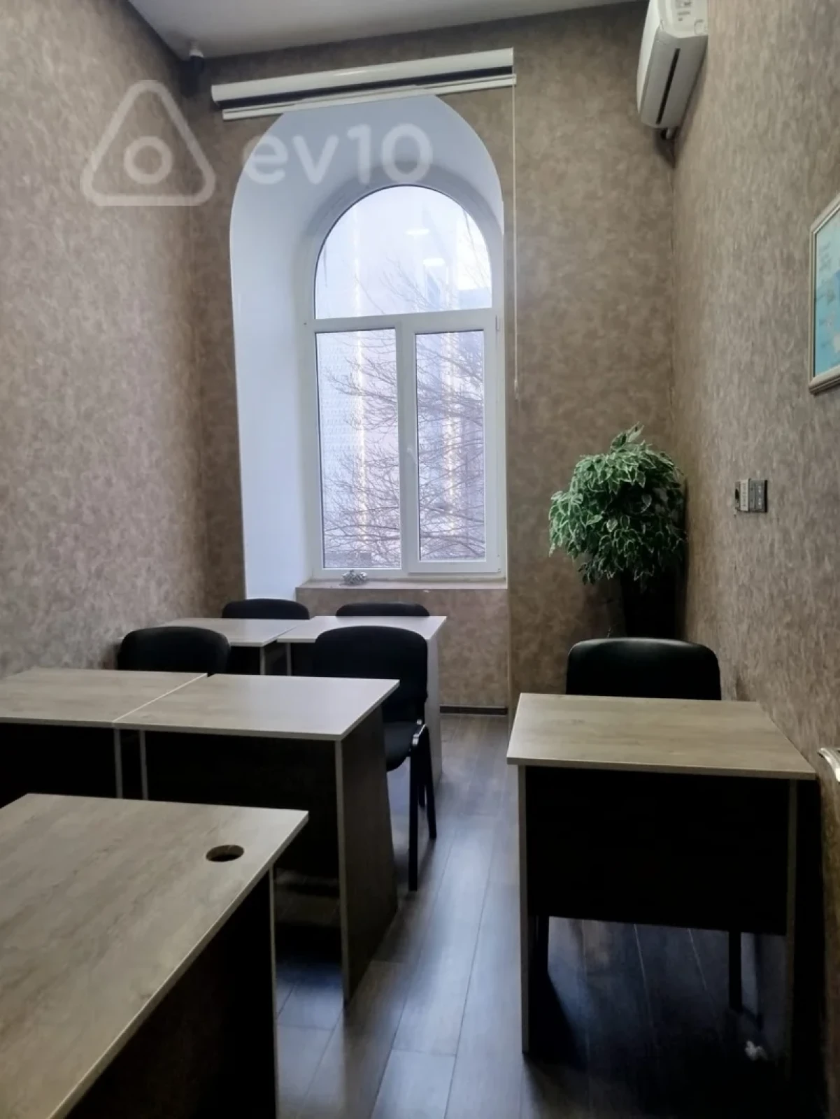Kirayə verilir 5 otaqlı ofis 110 m²