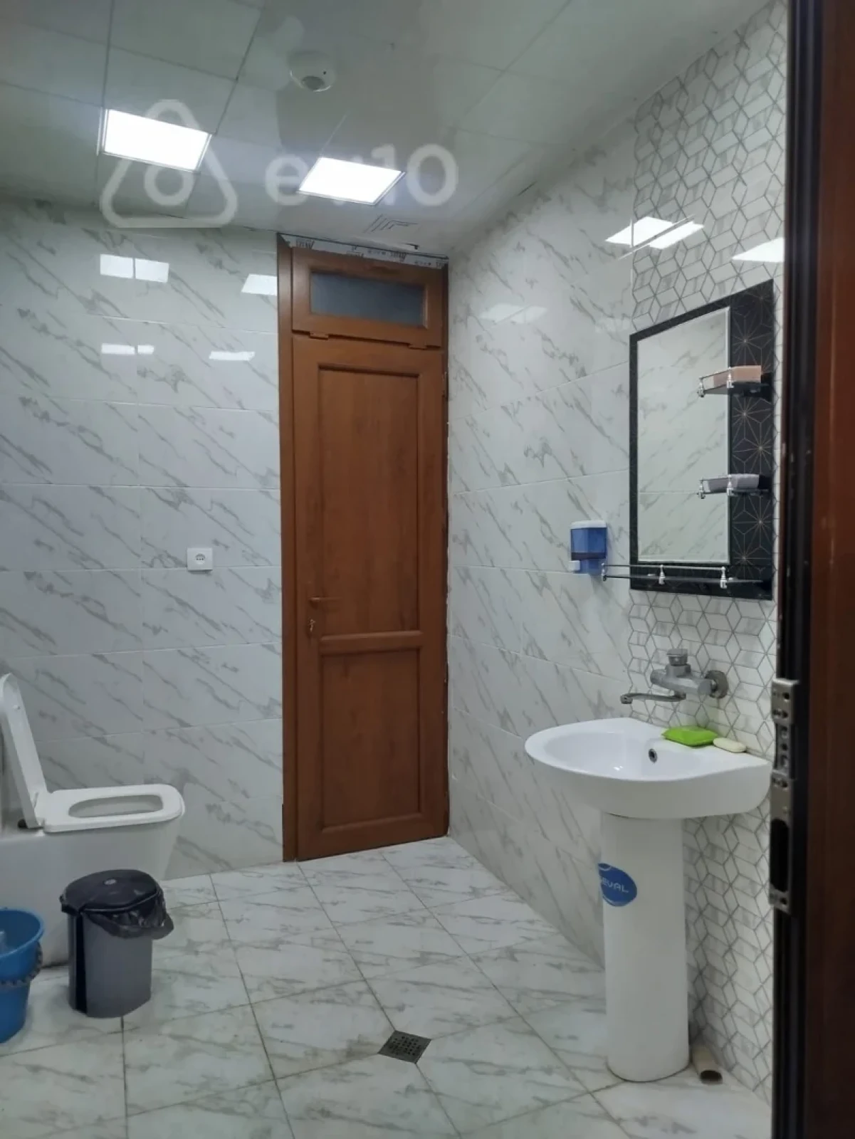 Kirayə verilir 5 otaqlı ofis 110 m²