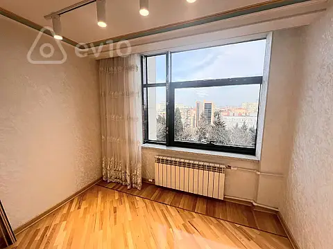 Satılır 2 otaqlı köhnə tikili 70 m²