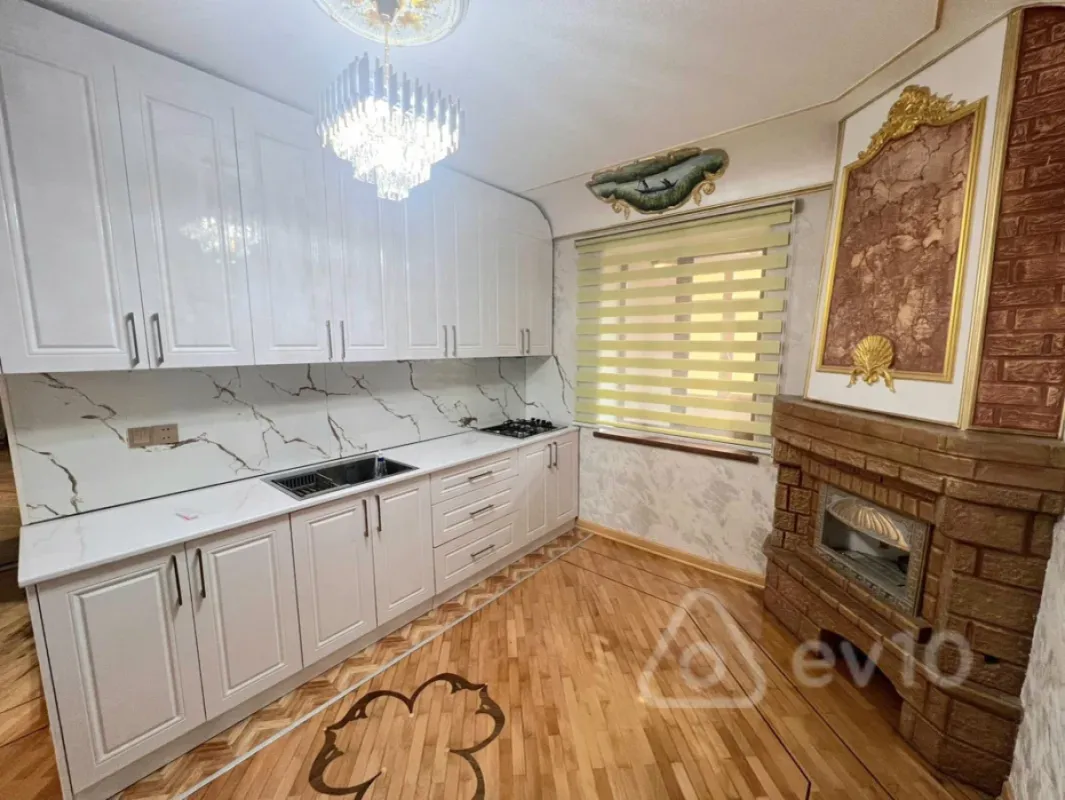 Satılır 2 otaqlı köhnə tikili 70 m²