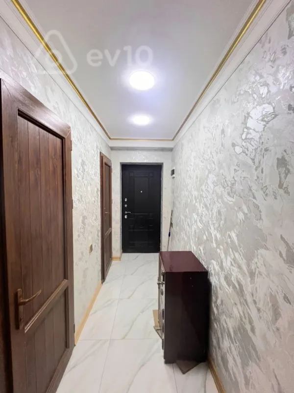 Satılır 2 otaqlı köhnə tikili 70 m²