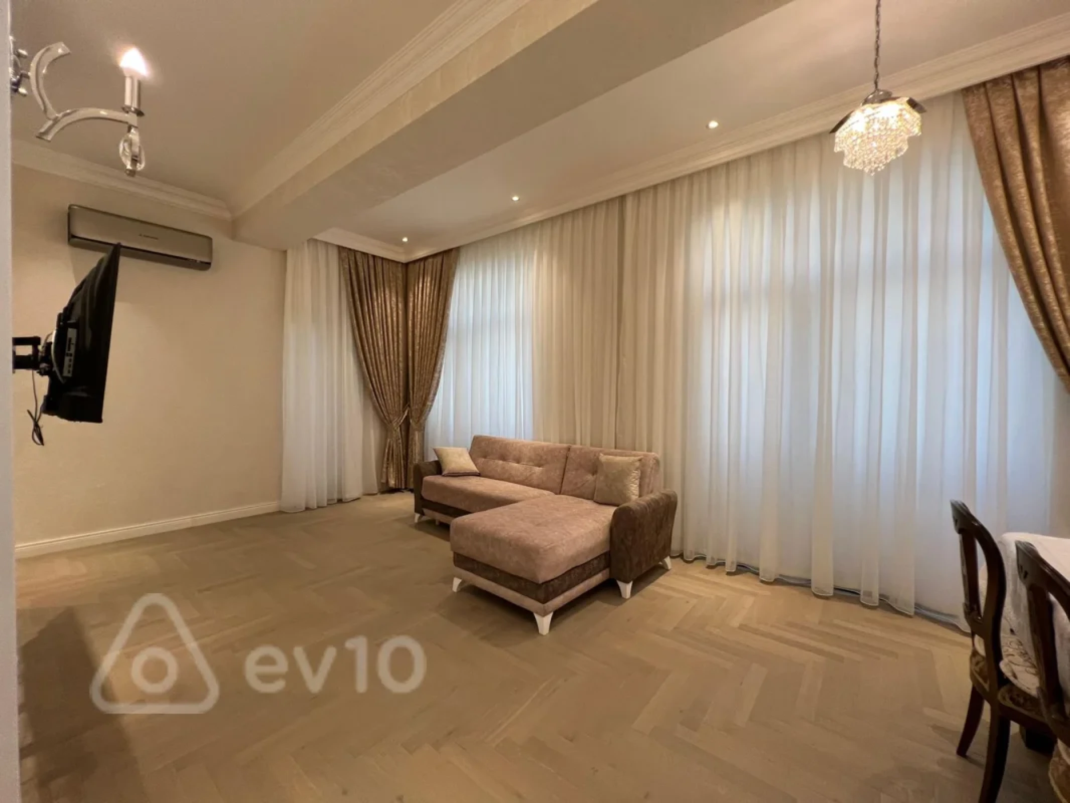 Kirayə verilir 2 otaqlı yeni tikili 81 m²