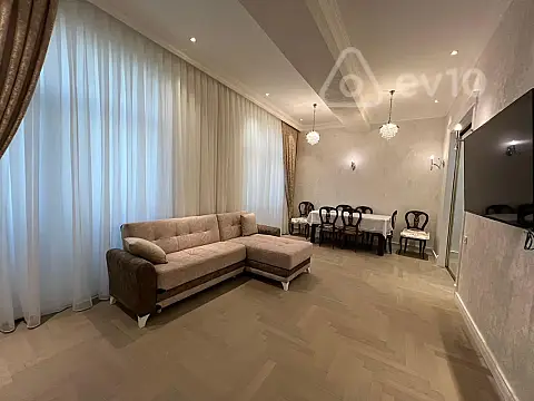 Kirayə verilir 2 otaqlı yeni tikili 81 m²