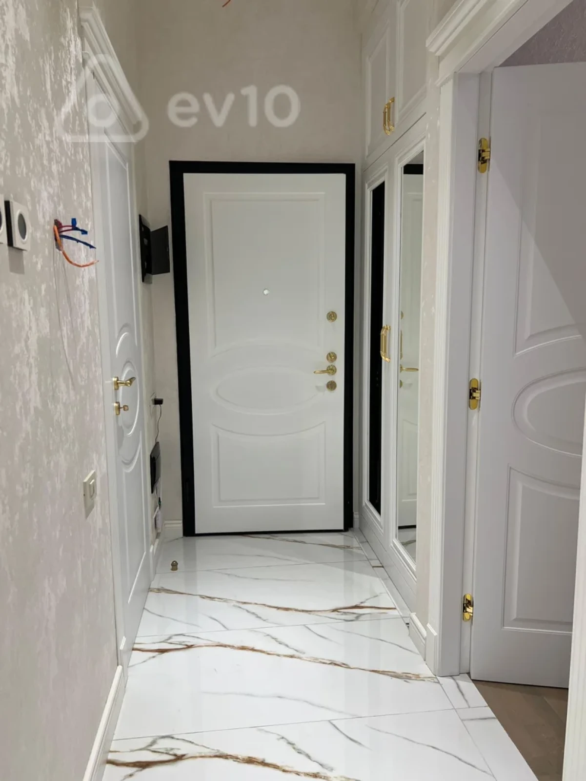 Kirayə verilir 2 otaqlı yeni tikili 81 m²
