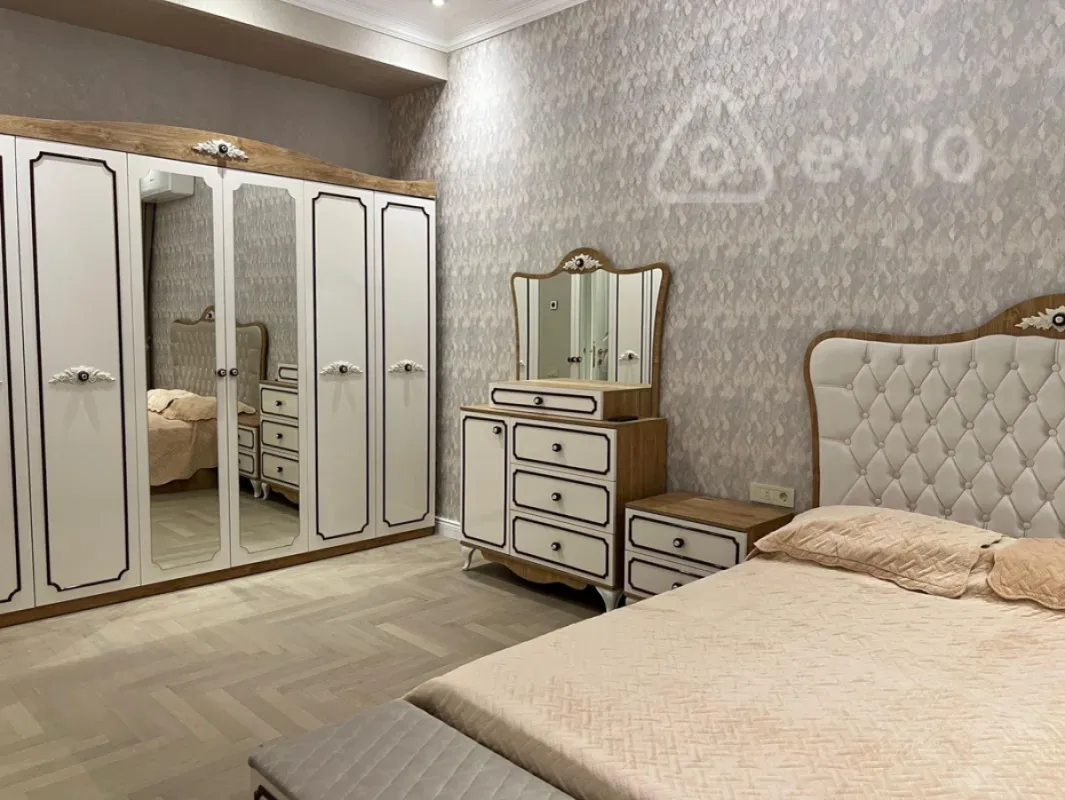 Kirayə verilir 2 otaqlı yeni tikili 81 m²