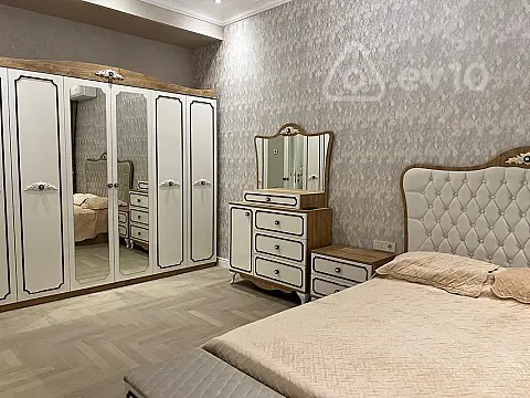 Kirayə verilir 2 otaqlı yeni tikili 81 m²