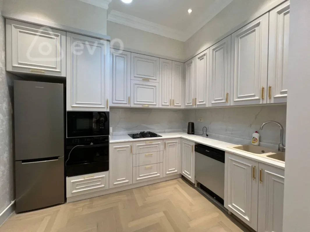 Kirayə verilir 2 otaqlı yeni tikili 81 m²