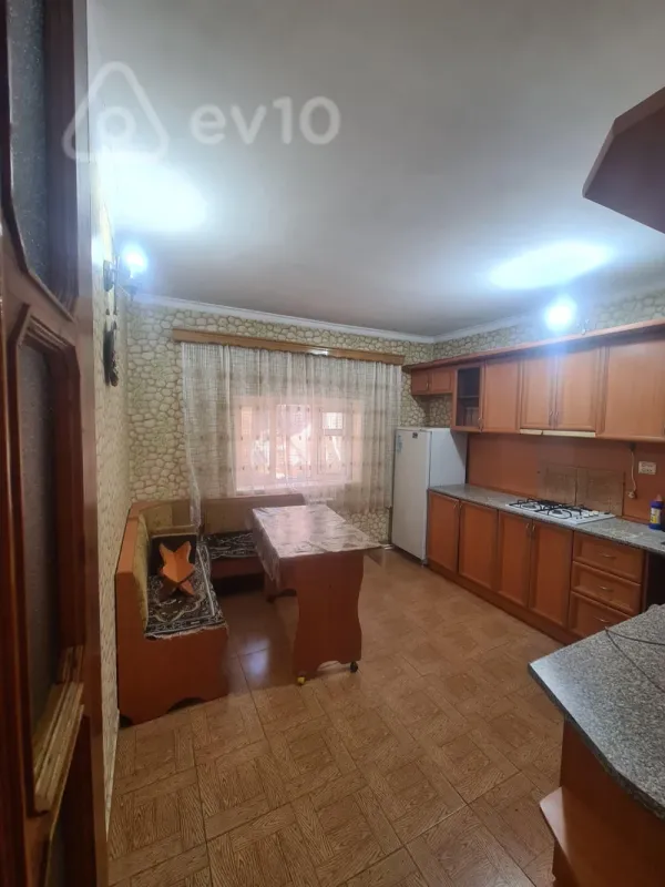 Kirayə verilir 2 otaqlı yeni tikili 85 m²