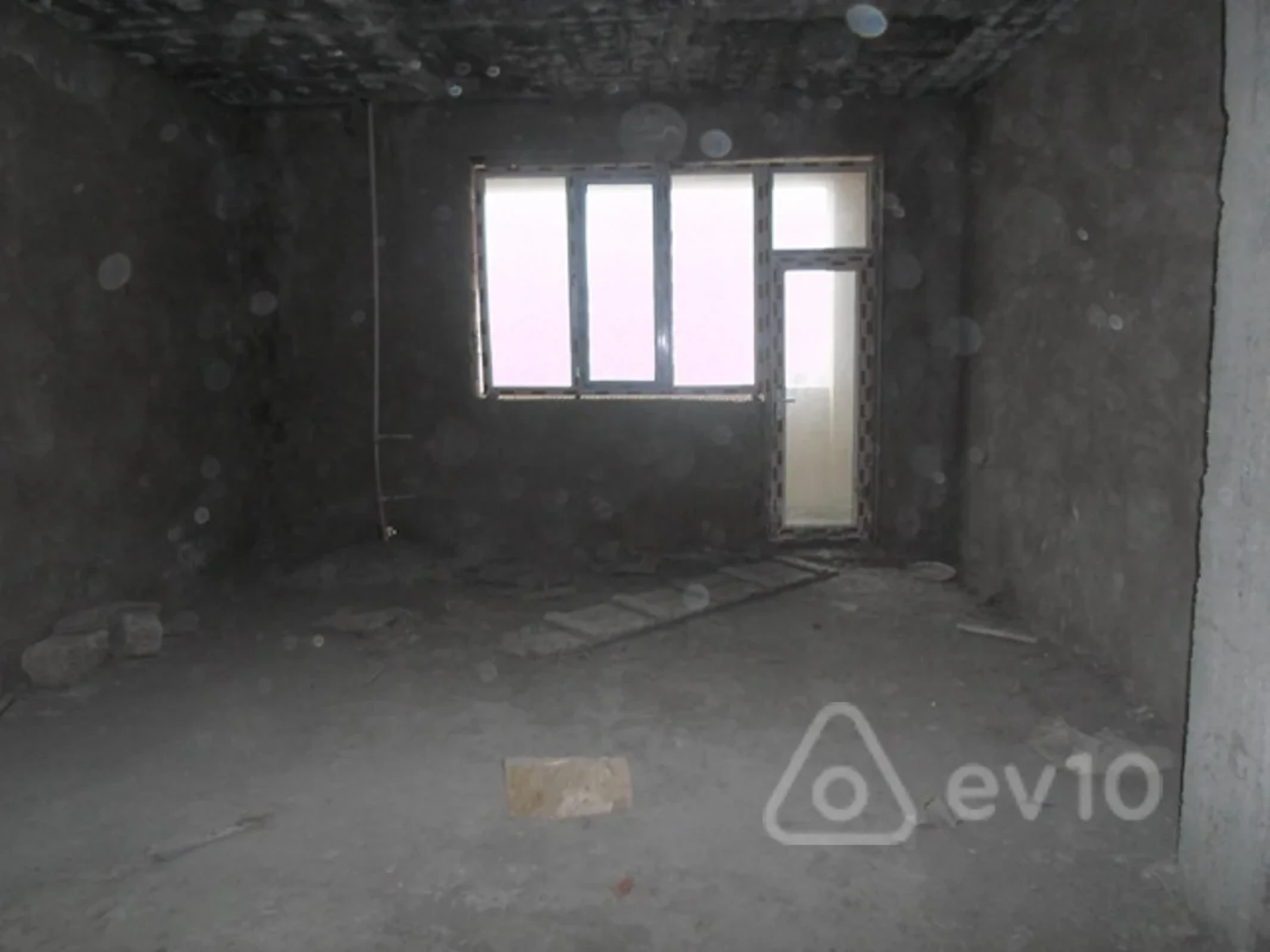 Satılır 3 otaqlı yeni tikili 107.5 m²