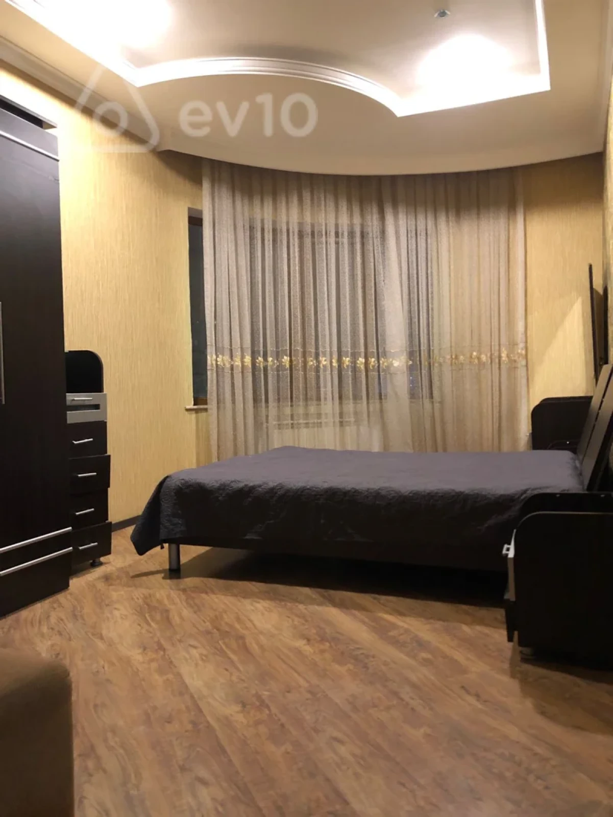 Satılır 3 otaqlı yeni tikili 150 m²