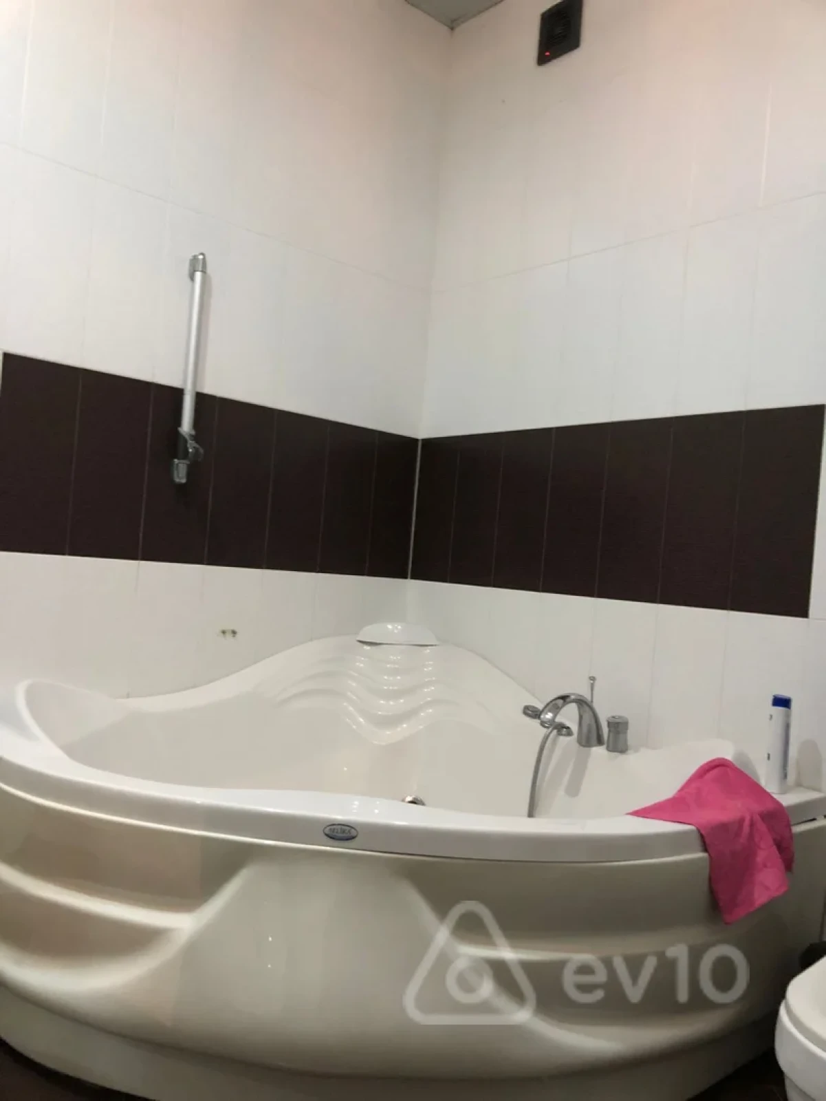 Satılır 3 otaqlı yeni tikili 150 m²