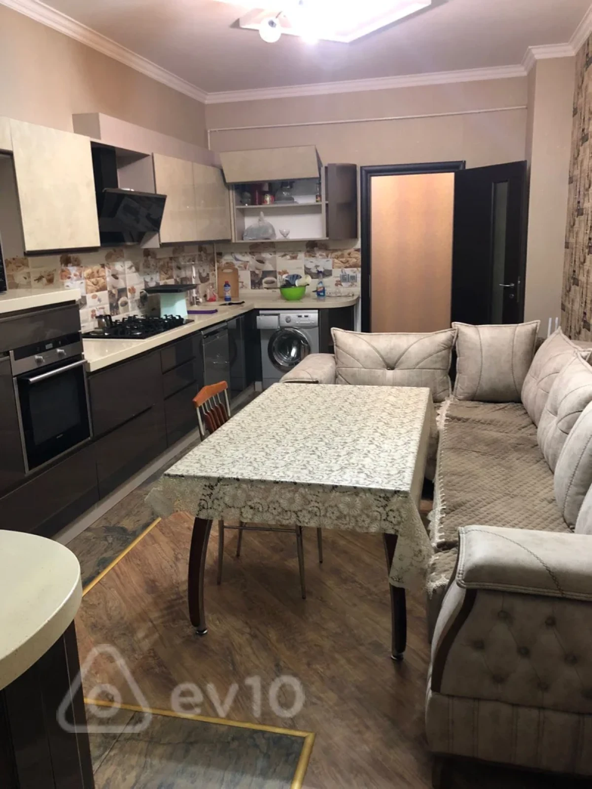 Satılır 3 otaqlı yeni tikili 150 m²