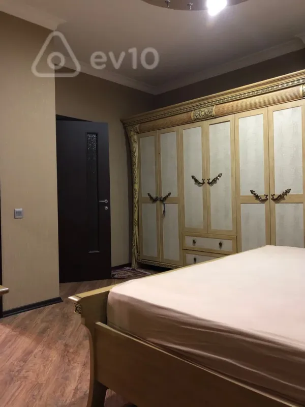 Satılır 3 otaqlı yeni tikili 150 m²