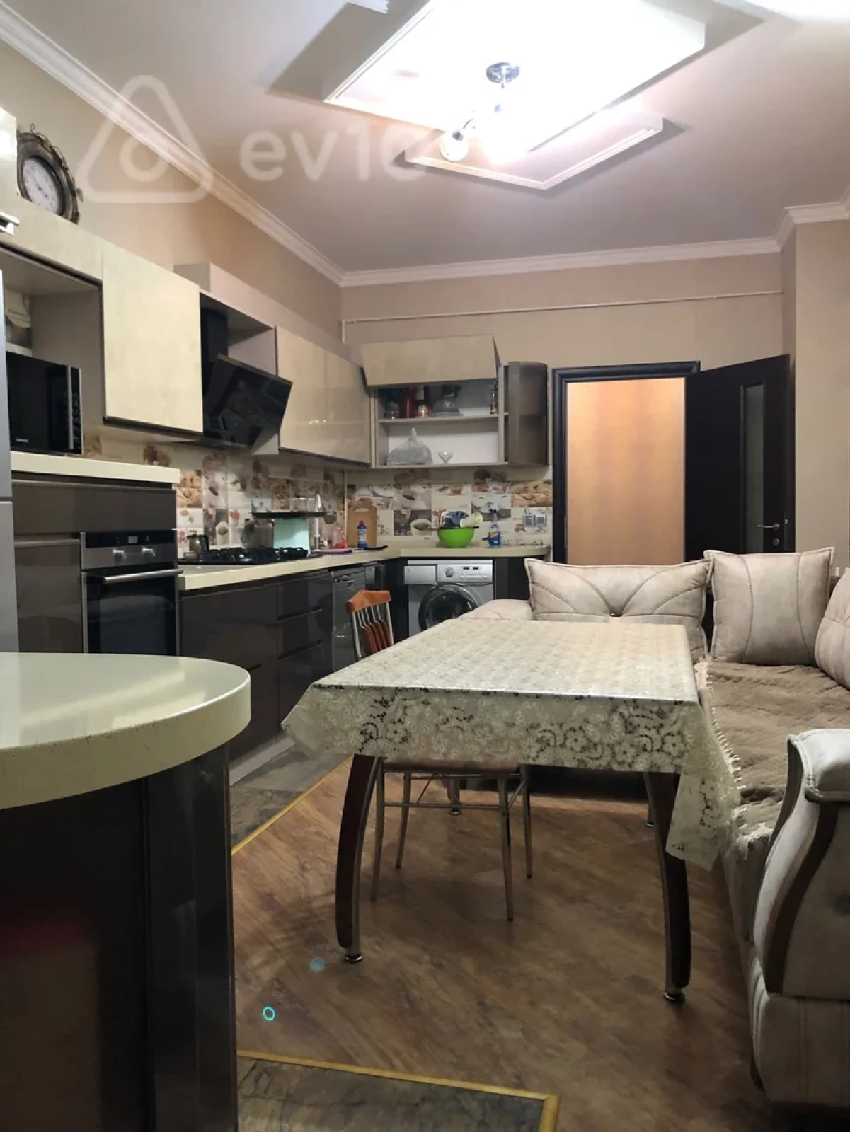 Satılır 3 otaqlı yeni tikili 150 m²