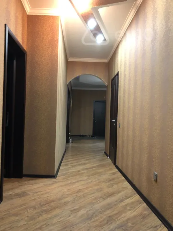 Satılır 3 otaqlı yeni tikili 150 m²