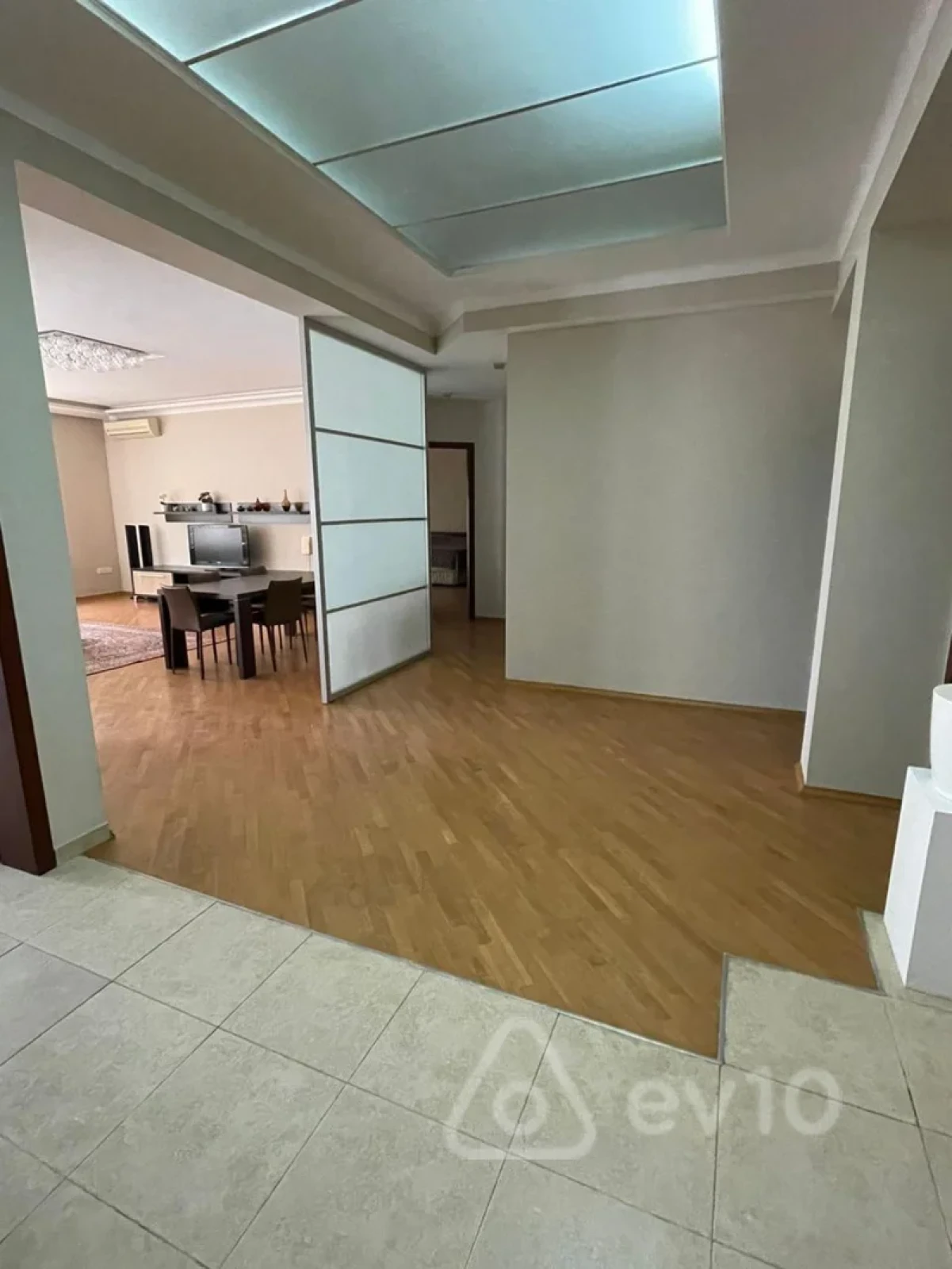 Kirayə verilir 3 otaqlı yeni tikili 400 m²