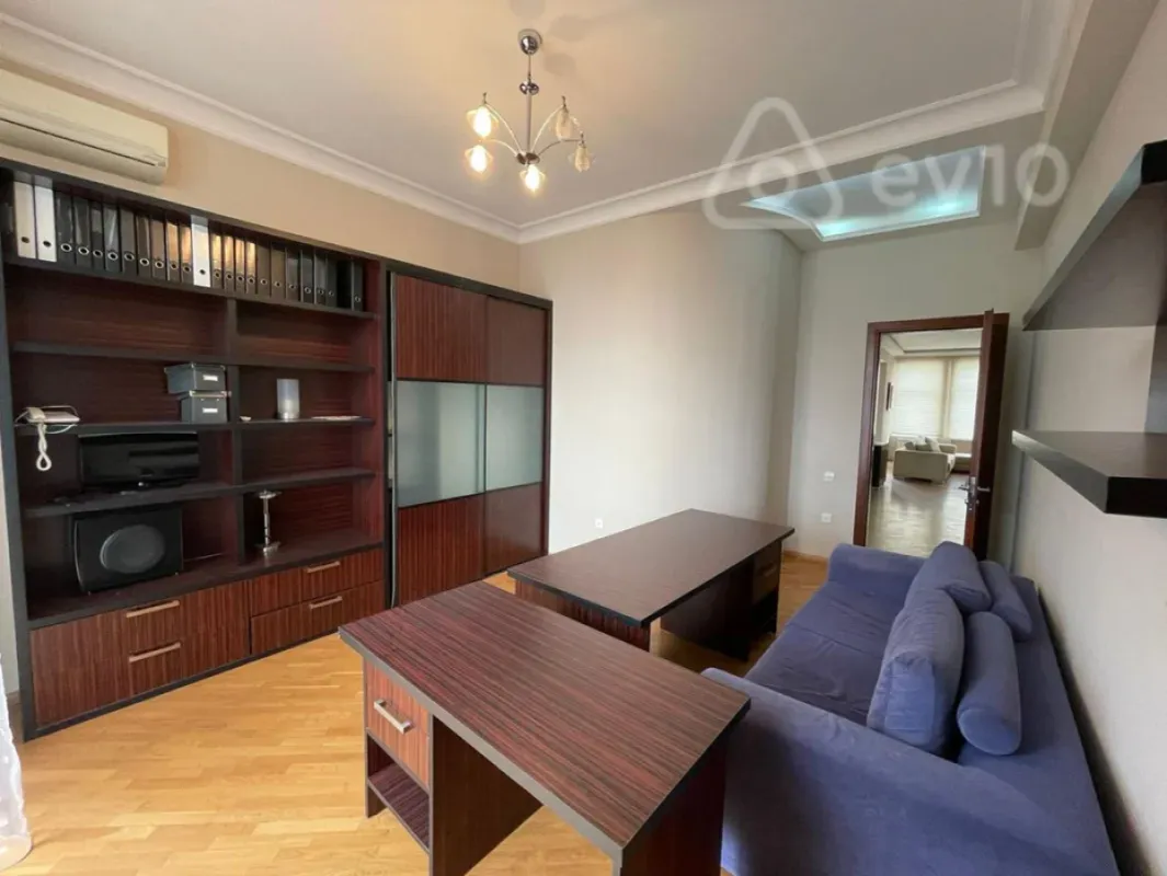 Kirayə verilir 3 otaqlı yeni tikili 400 m²