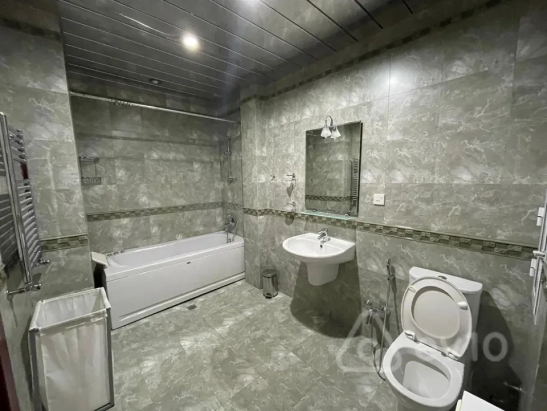 Kirayə verilir 3 otaqlı yeni tikili 400 m²