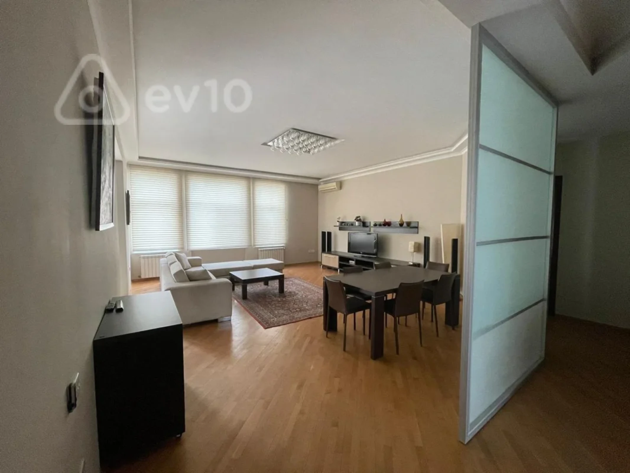 Kirayə verilir 3 otaqlı yeni tikili 400 m²