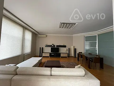 Kirayə verilir 3 otaqlı yeni tikili 400 m²