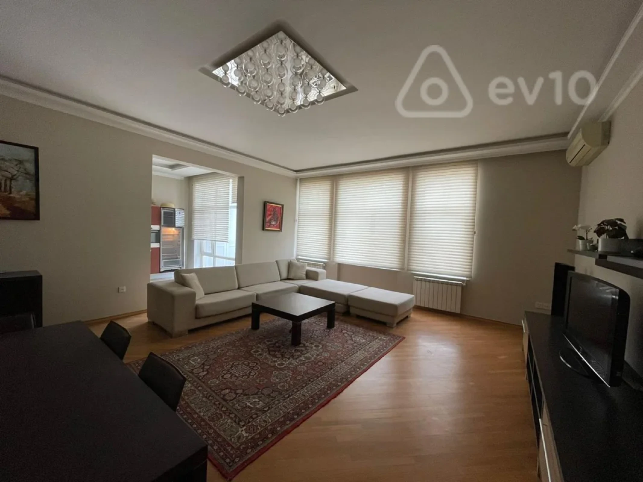 Kirayə verilir 3 otaqlı yeni tikili 400 m²