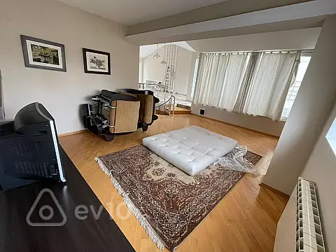 Kirayə verilir 3 otaqlı yeni tikili 400 m²