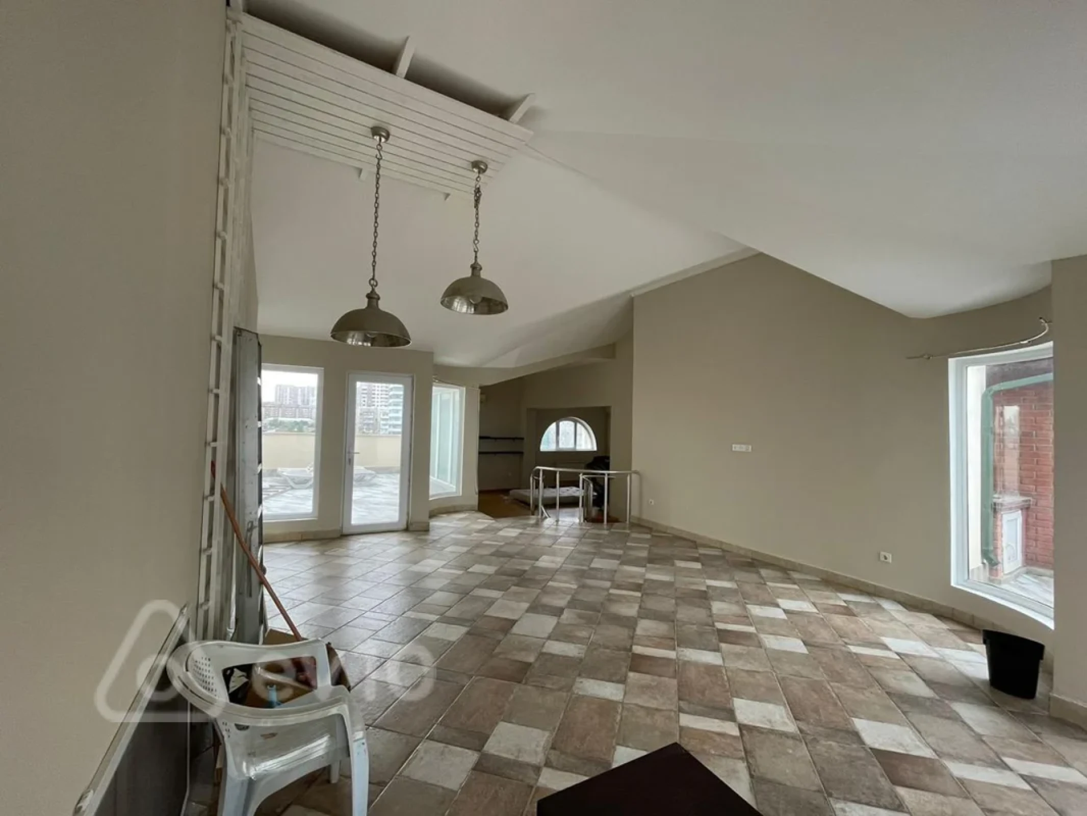 Kirayə verilir 3 otaqlı yeni tikili 400 m²