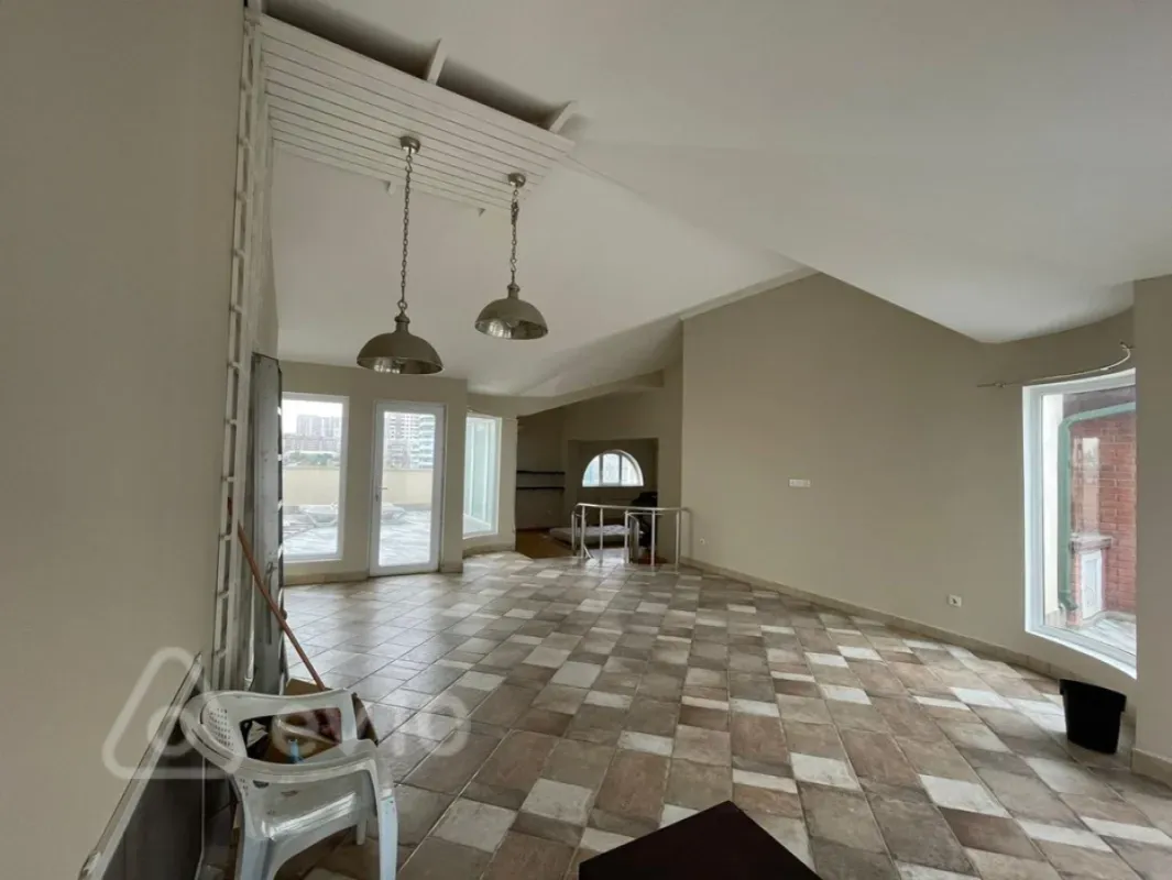 Kirayə verilir 3 otaqlı yeni tikili 400 m²