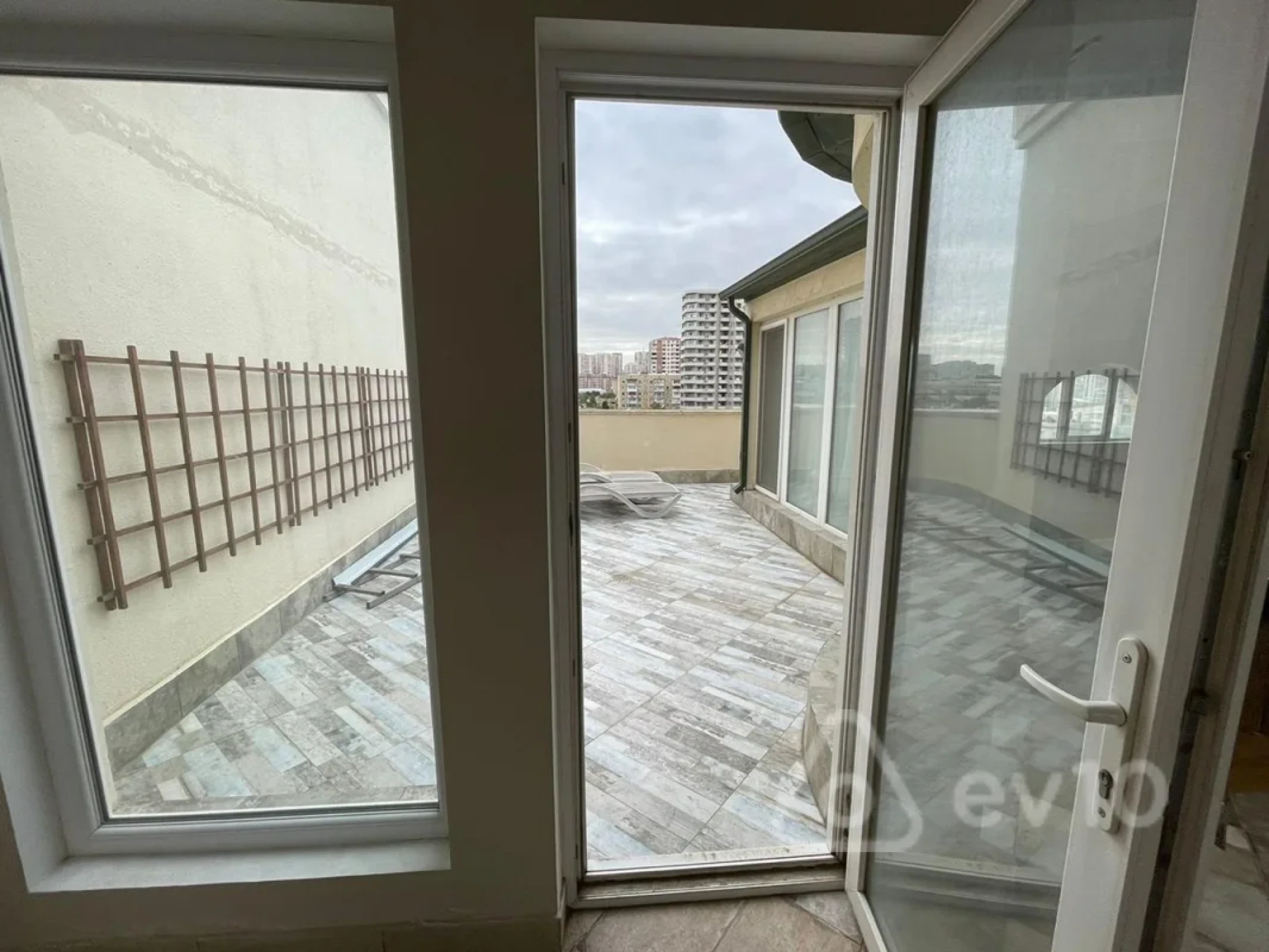 Kirayə verilir 3 otaqlı yeni tikili 400 m²