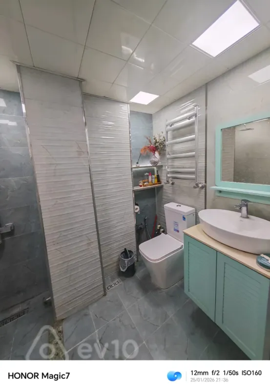 Satılır 3 otaqlı köhnə tikili 80 m²