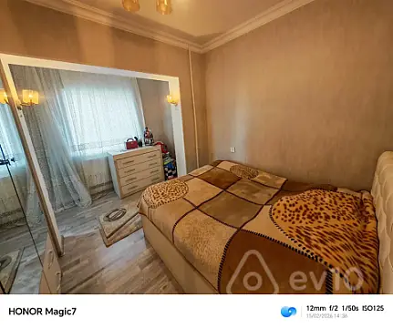 Satılır 3 otaqlı köhnə tikili 80 m²