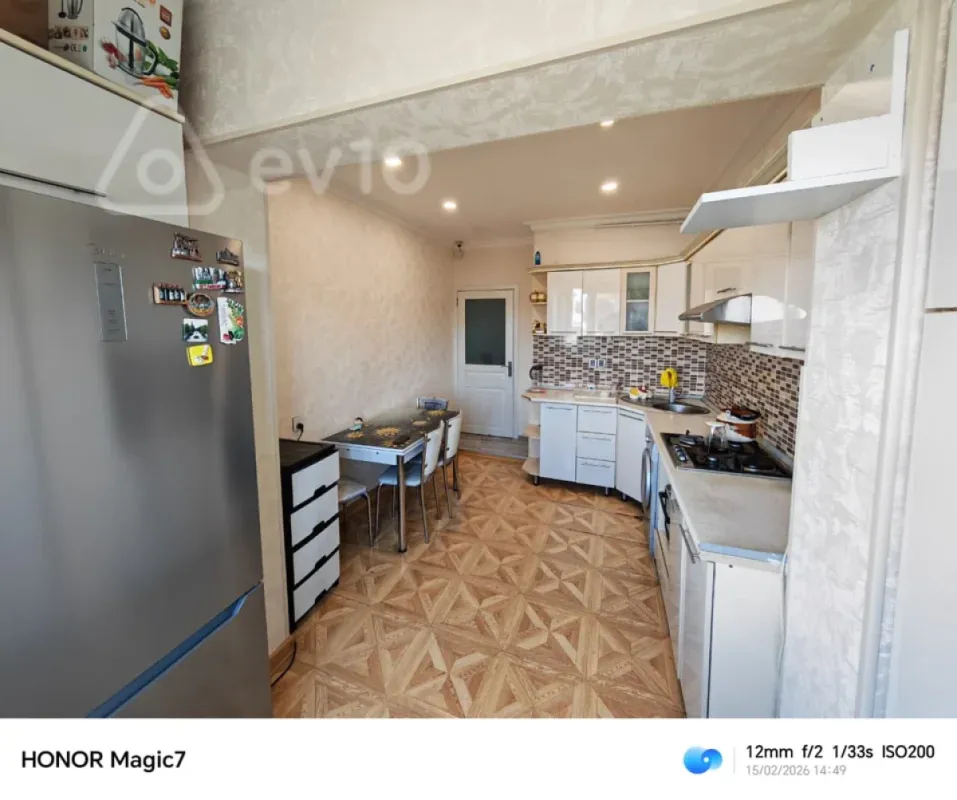 Satılır 3 otaqlı köhnə tikili 80 m²