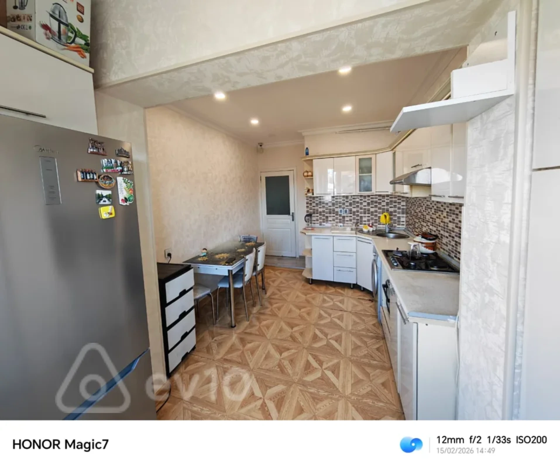 Satılır 3 otaqlı köhnə tikili 80 m²