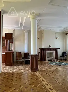 Kirayə verilir 12 otaqlı həyət evi 700 m²