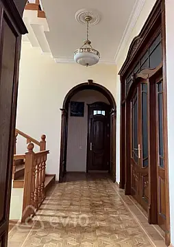 Kirayə verilir 12 otaqlı həyət evi 700 m²