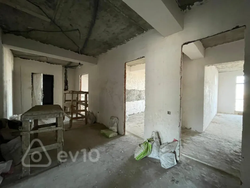 Satılır 4 otaqlı yeni tikili 215 m²