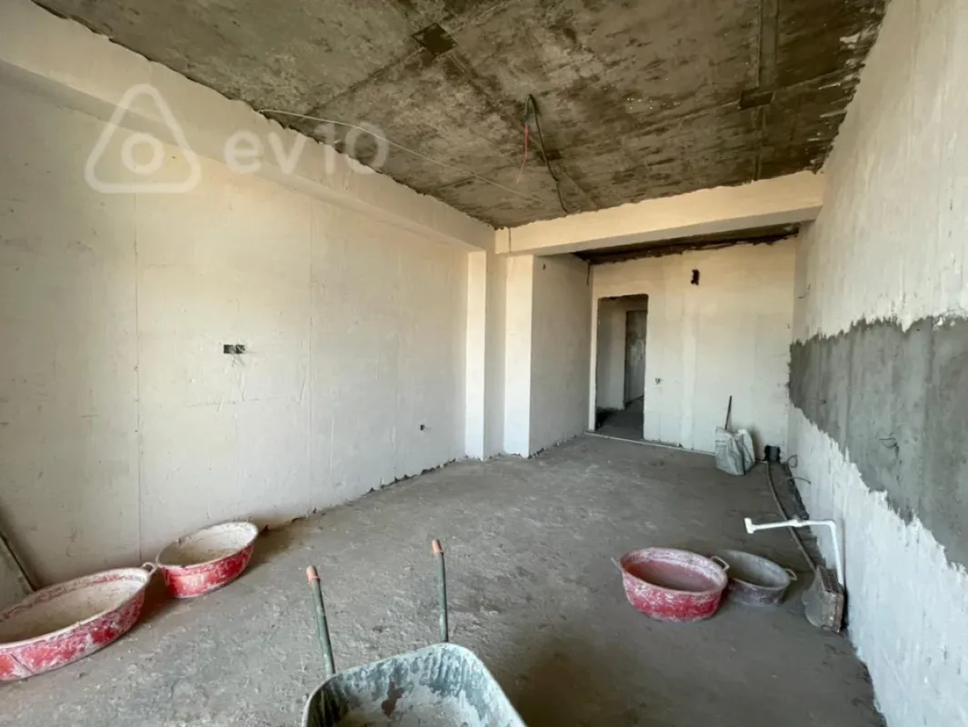 Satılır 4 otaqlı yeni tikili 215 m²