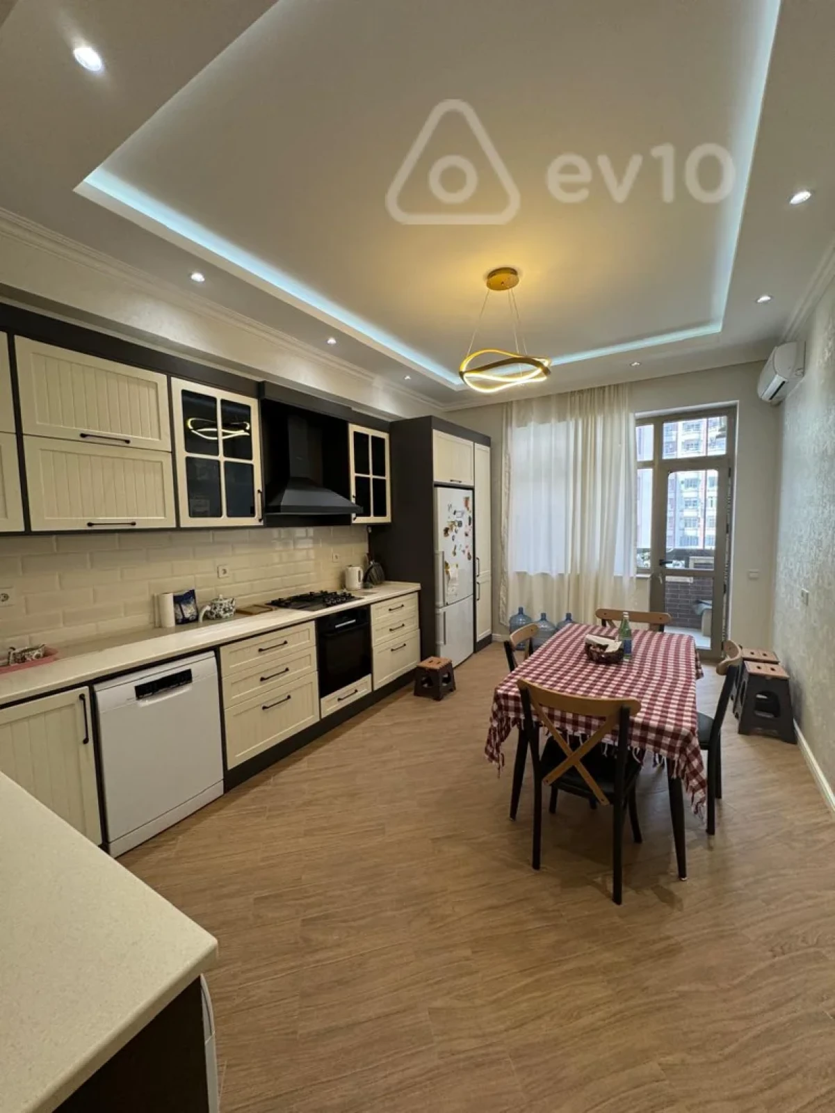 Satılır 3 otaqlı yeni tikili 141 m²