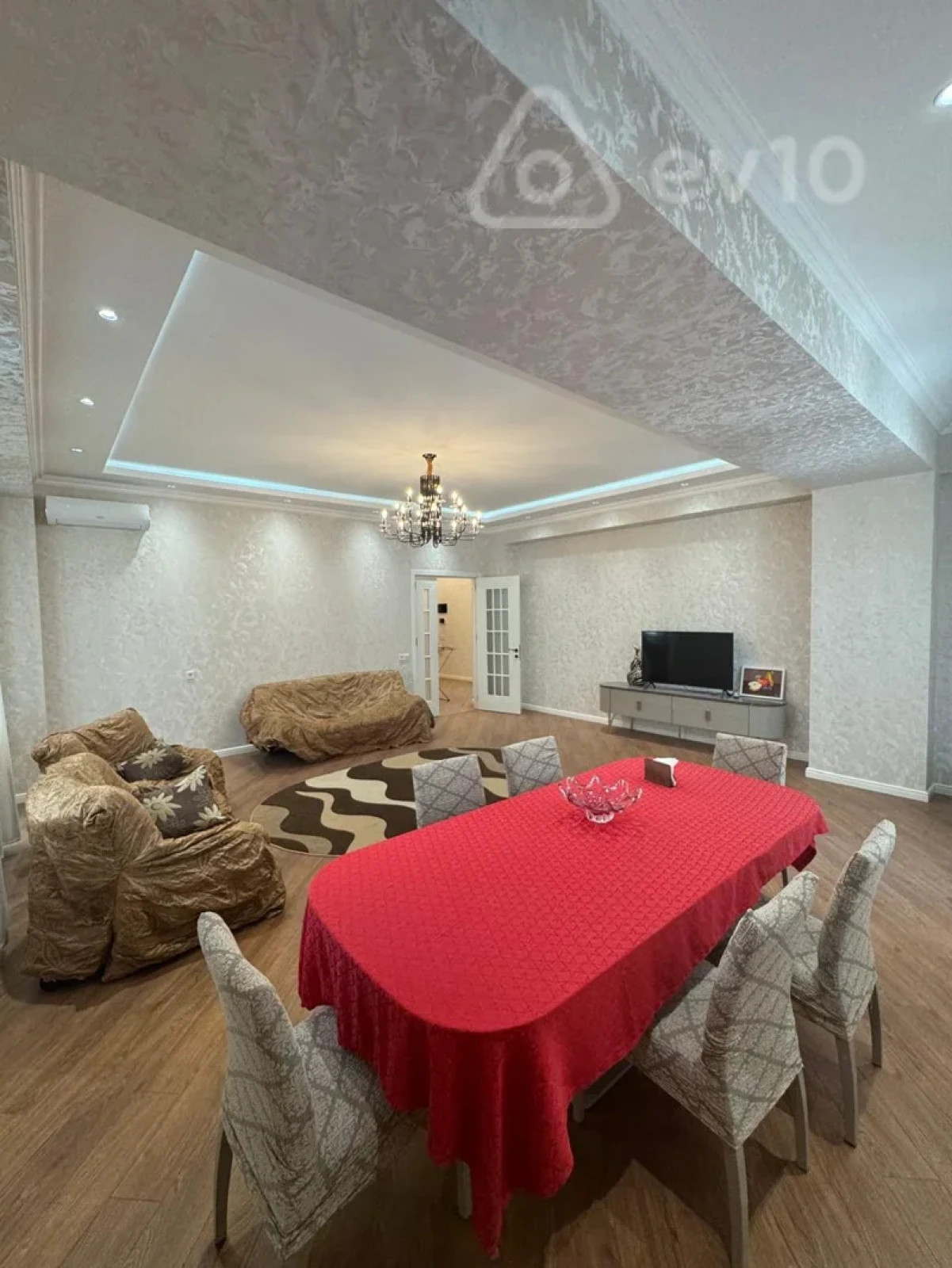 Satılır 3 otaqlı yeni tikili 141 m²